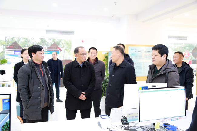 　郑家齐副市长慰问燃气工作人员